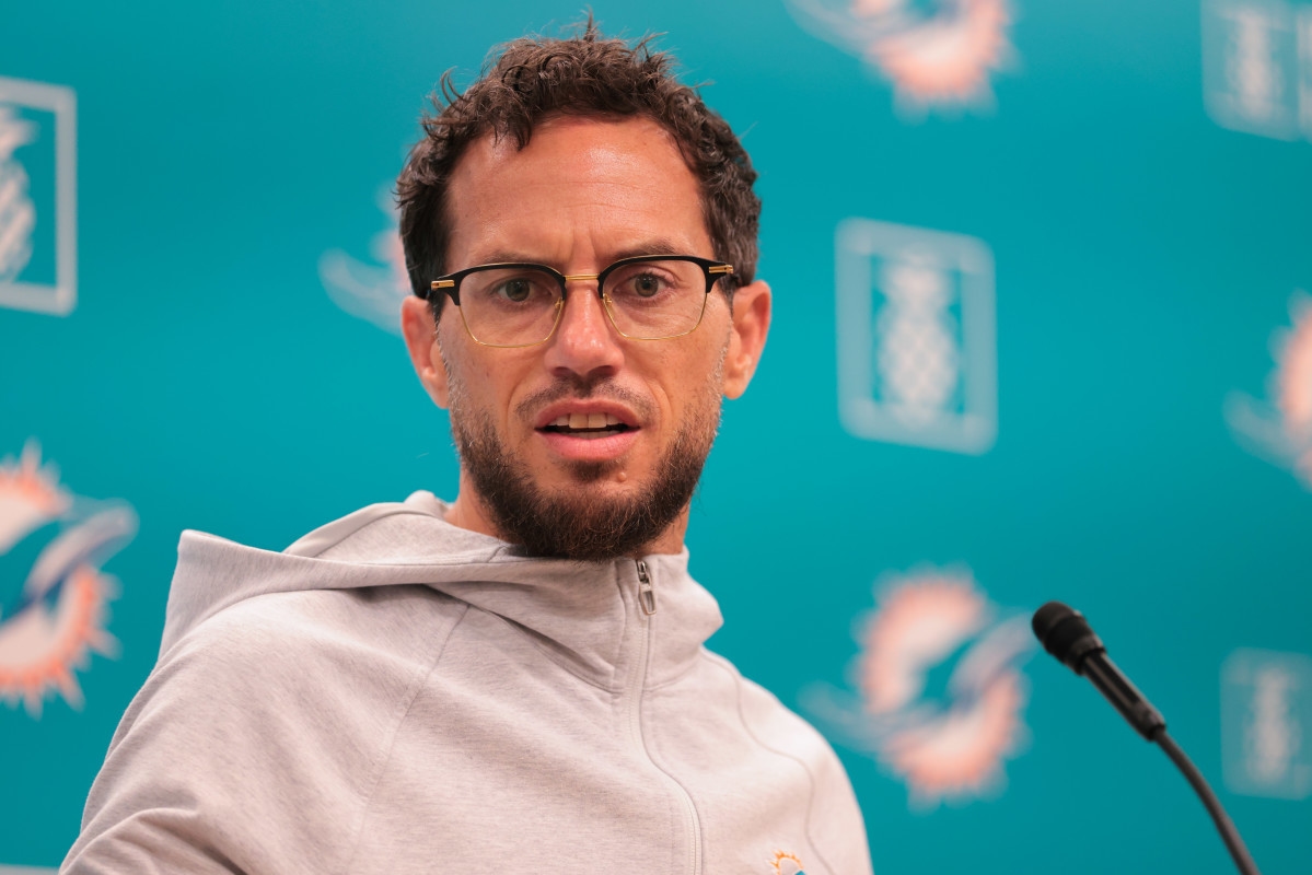 Dolphins Predicted to Enter 'Full-Blown Rebuild' at 2025 NFL Trade Deadline