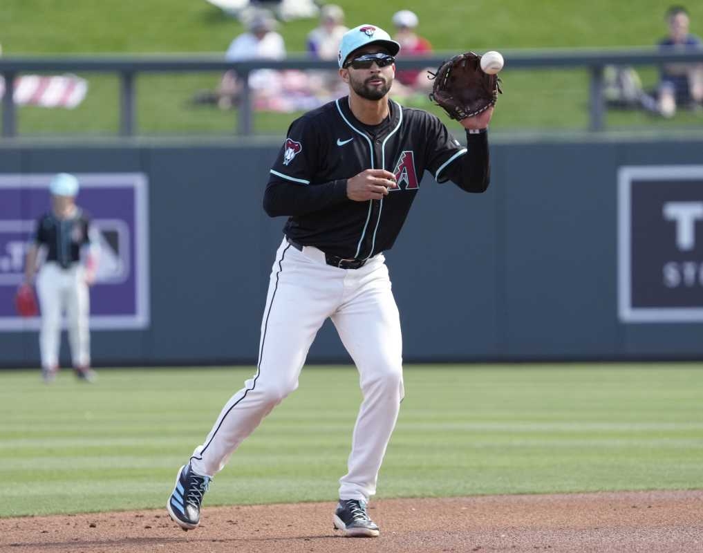 Diamondbacks Facing Eugenio Suarez Decision After Jordan Lawlar Call Up