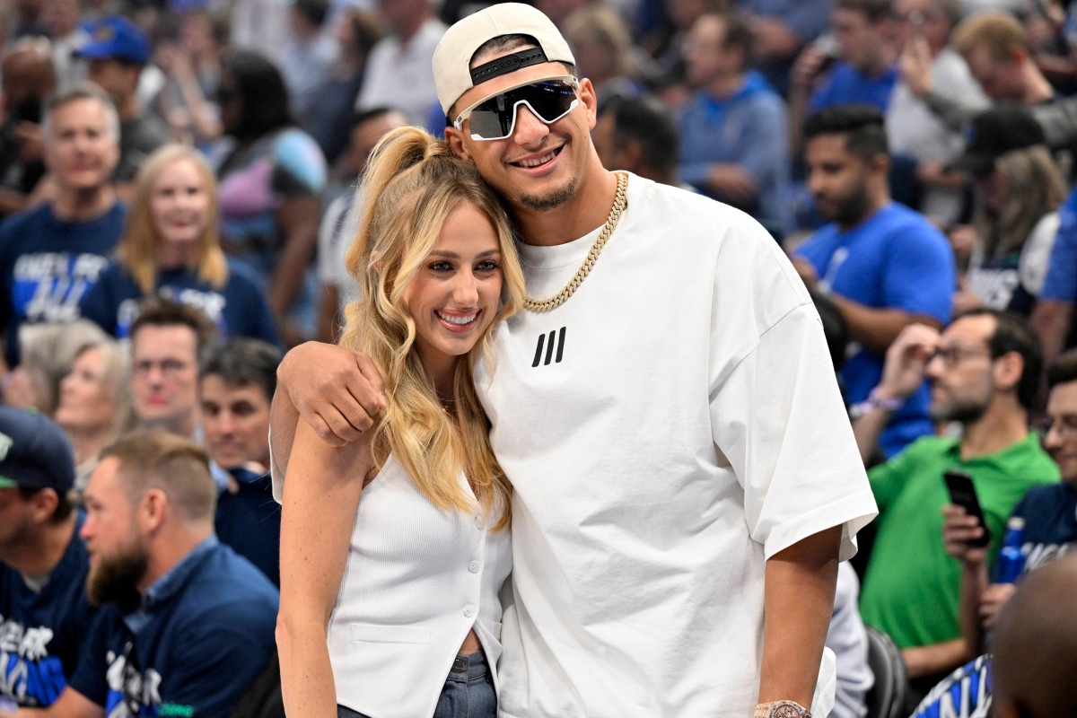 Patrick Mahomes' Mom Gets Emotional Over Family Update on Thursday