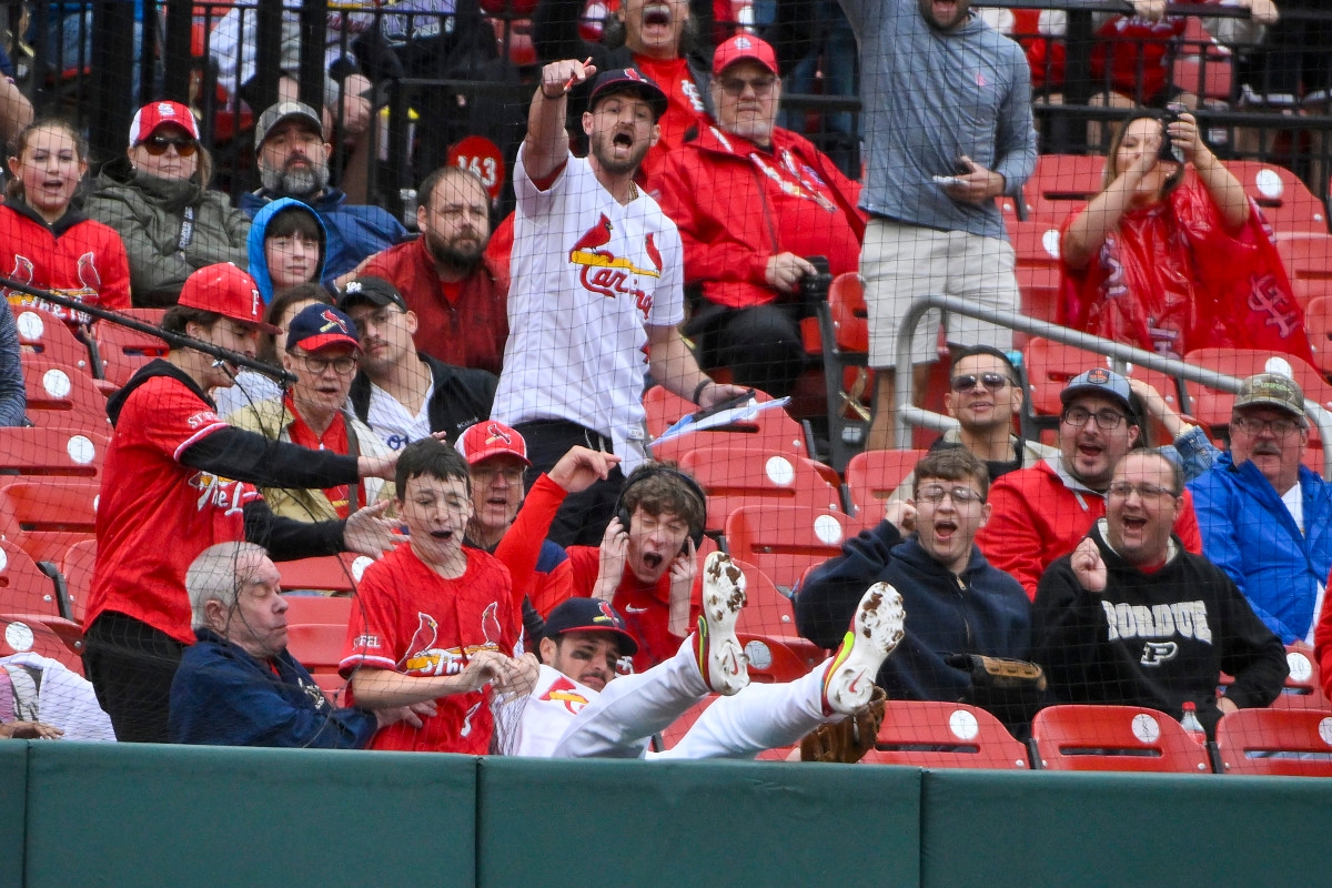 Cardinals' Gold Glove Winner Nolan Arenado Honored with Gold Seat