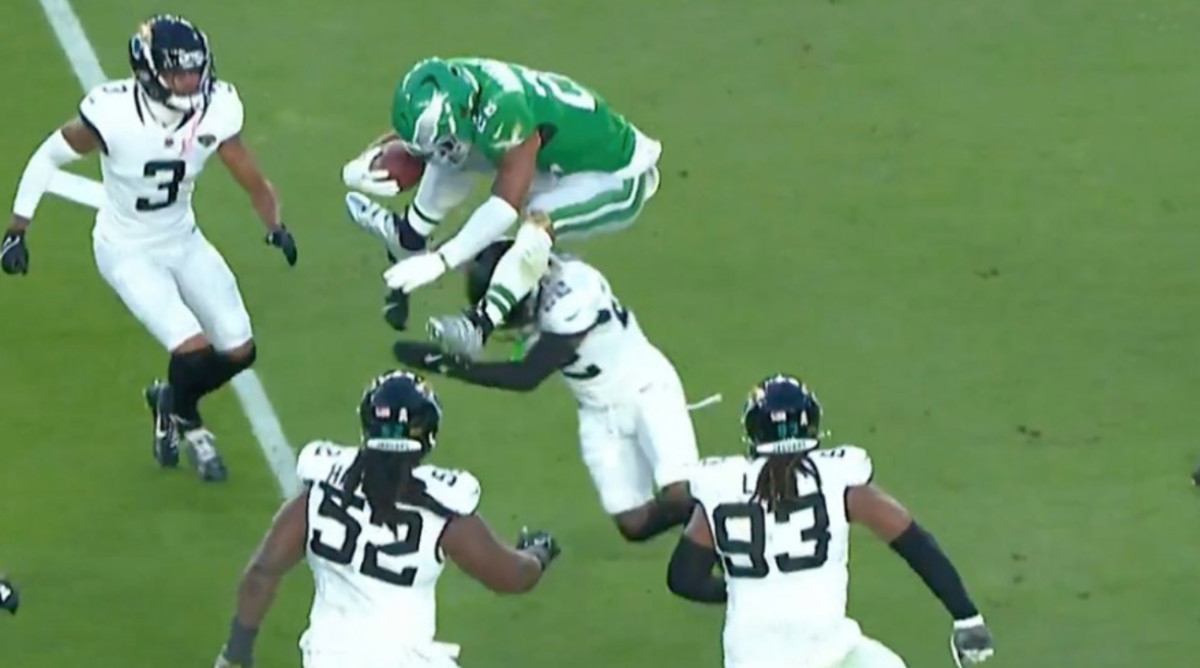 Eagles Running Back Saquon Barkley Joins Madden Elite But History Says Beware