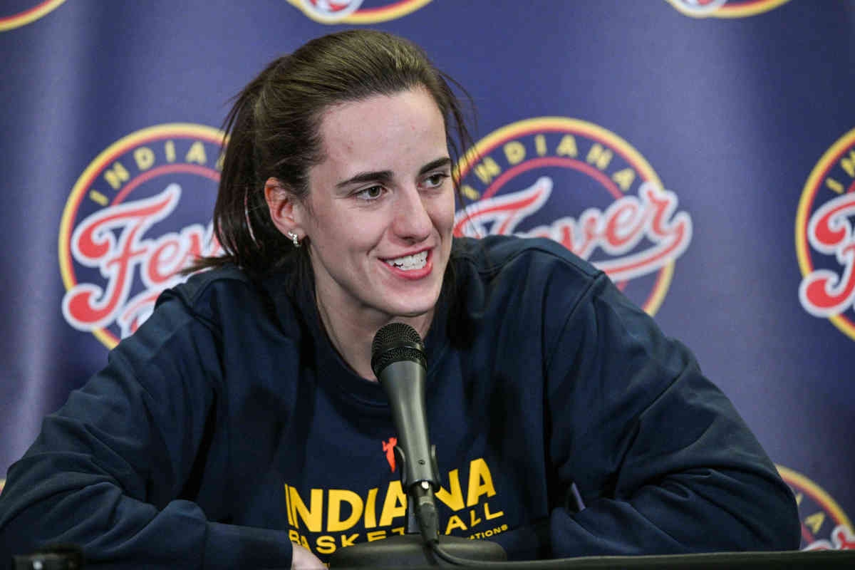Caitlin Clark Sends 1-Word Message to Angel Reese's Former Teammate
