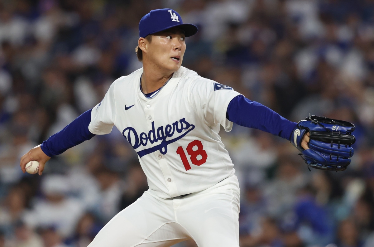 Dodgers Yoshinobu Yamamoto Announced Pitcher of the Month