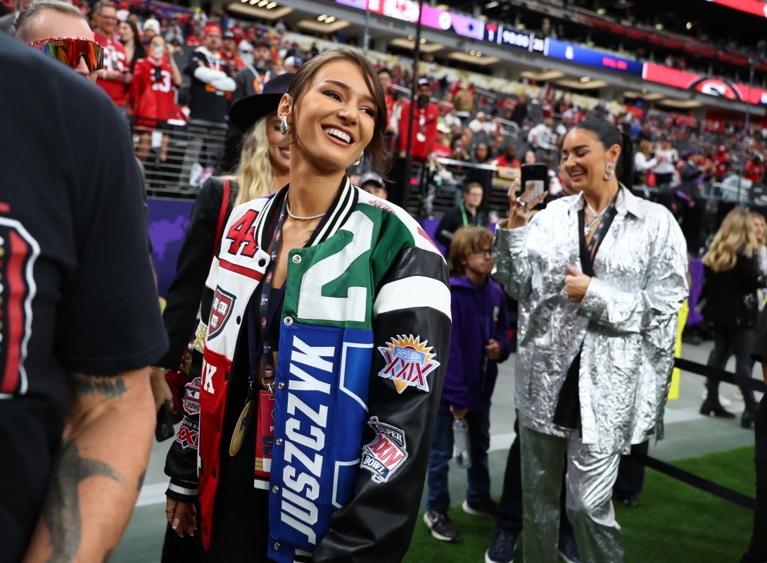 Kyle Juszczyk's Wife Catches Attention With 'Epic' Vacation Photos