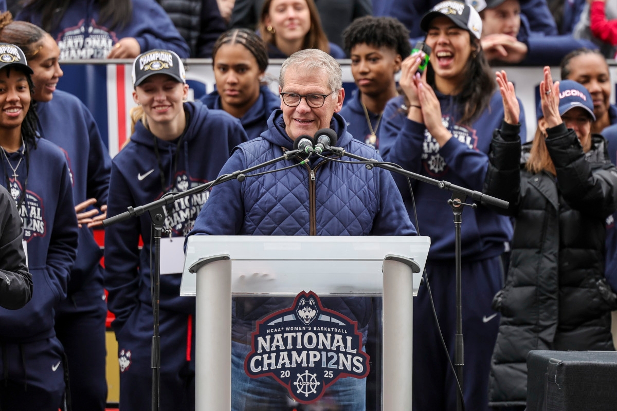 UConn's Geno Auriemma Makes Azzi Fudd Statement on Monday