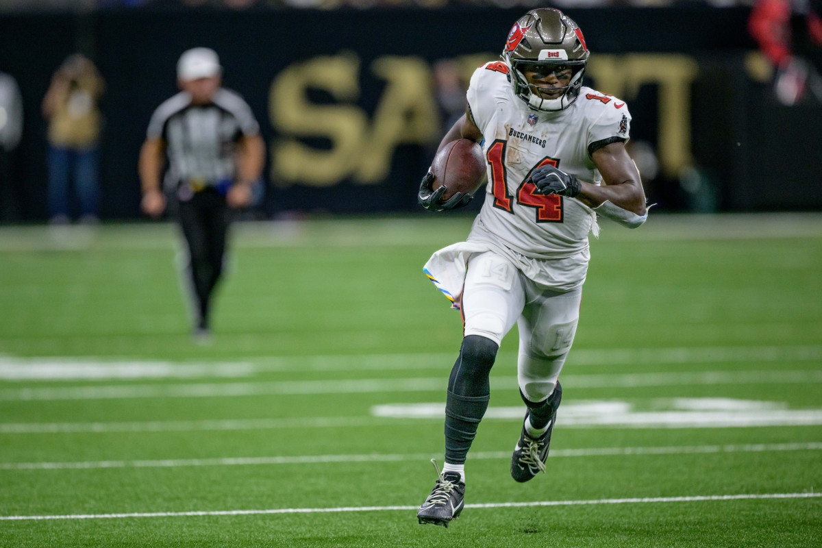 Buccaneers Minicamp Offers First Glimpse Of Chris Godwin Recovery Timeline