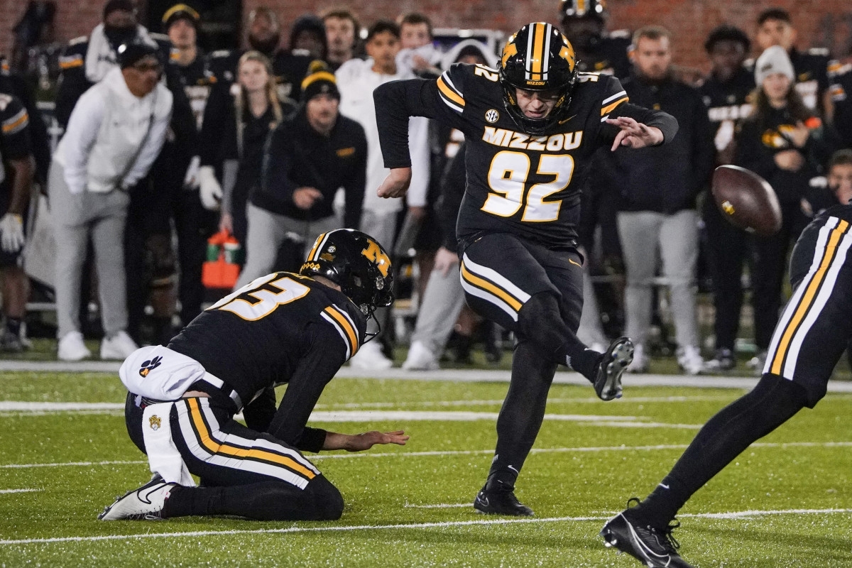 Jets Fans React to 'Thiccer Kicker'