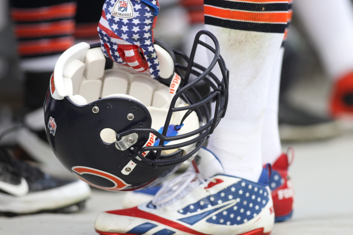 Bears' Dayo Odeyingbo Starts Game Day in the Most Unexpected Way