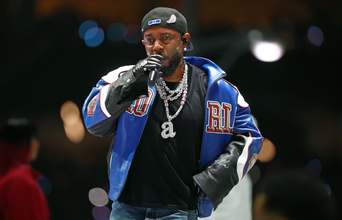 Kendrick Lamar's Super Bowl halftime paying homage to Deion Sanders received obscene number of FCC complaints
