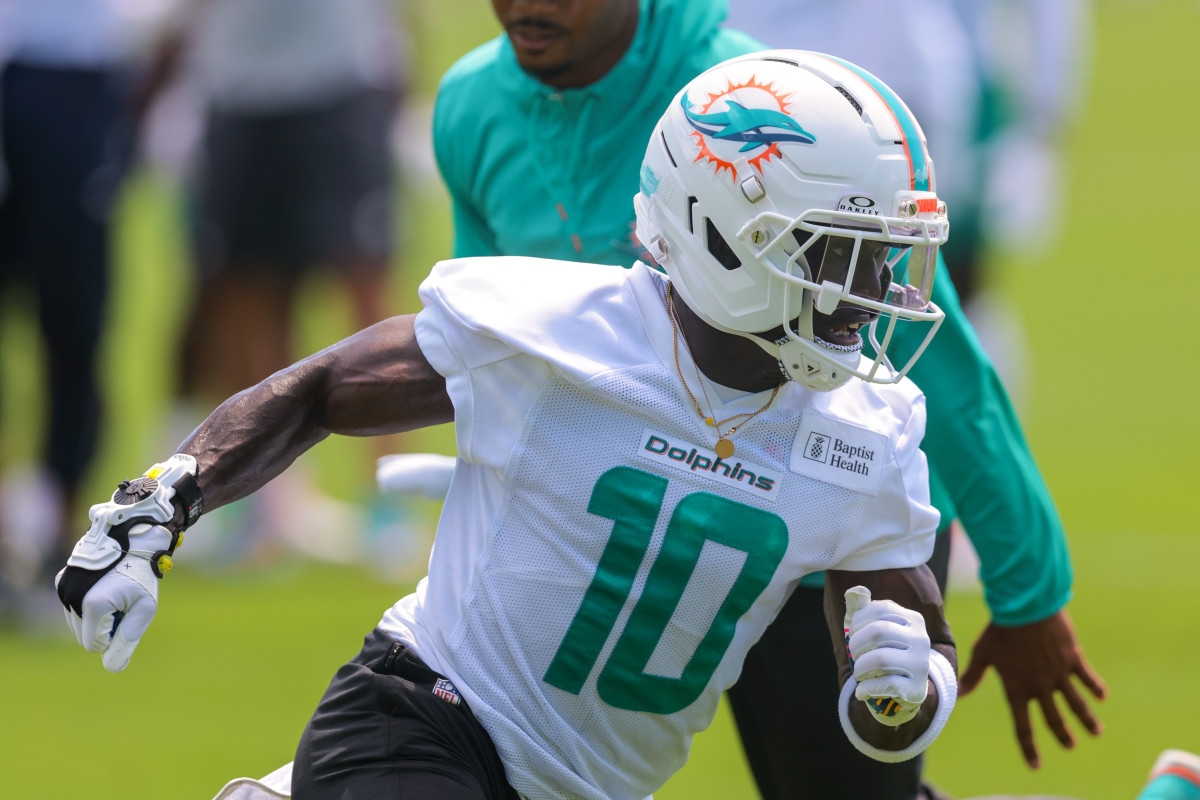 Trade Idea Moves Dolphins' Tyreek Hill to Cardinals