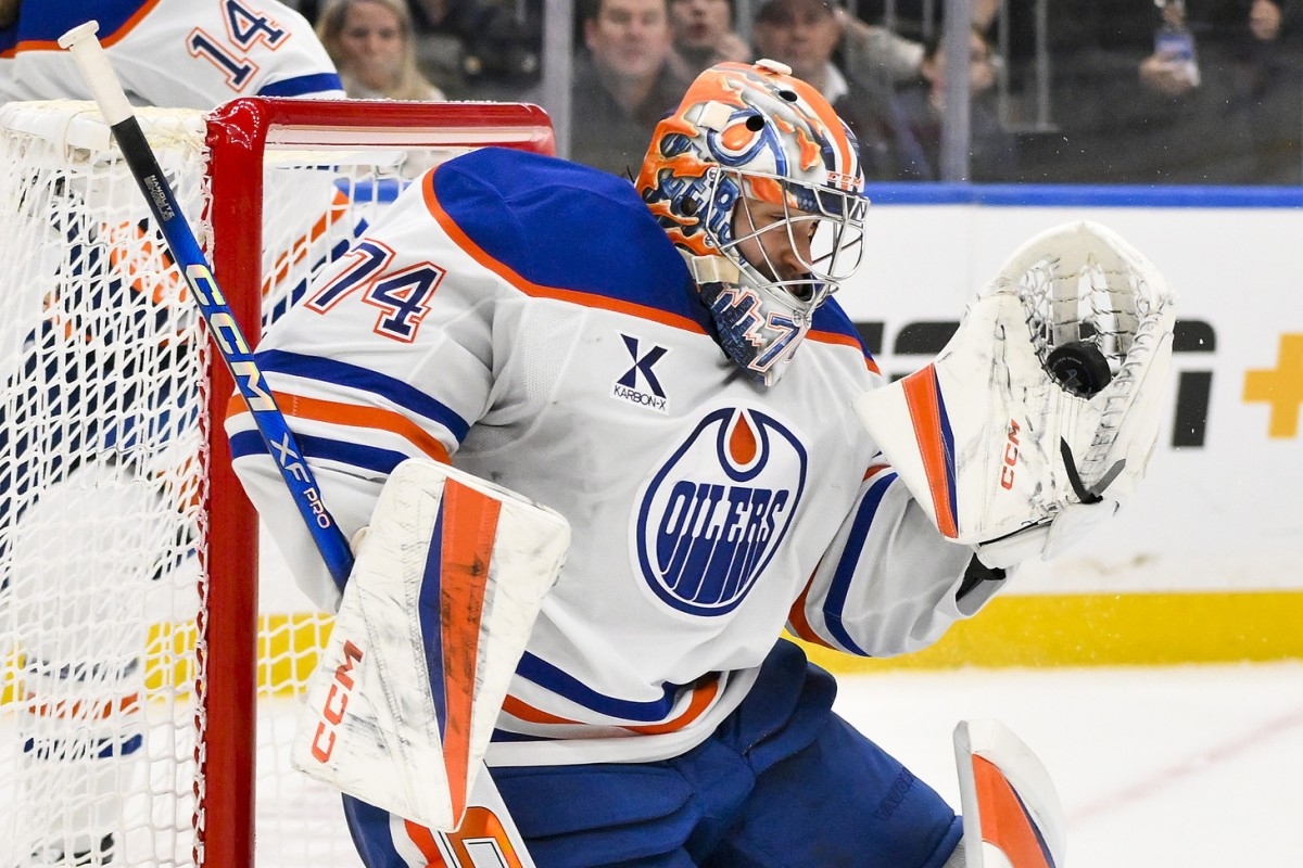 Oilers Coach Sends Clear Message on Stuart Skinner After Game 2 Loss
