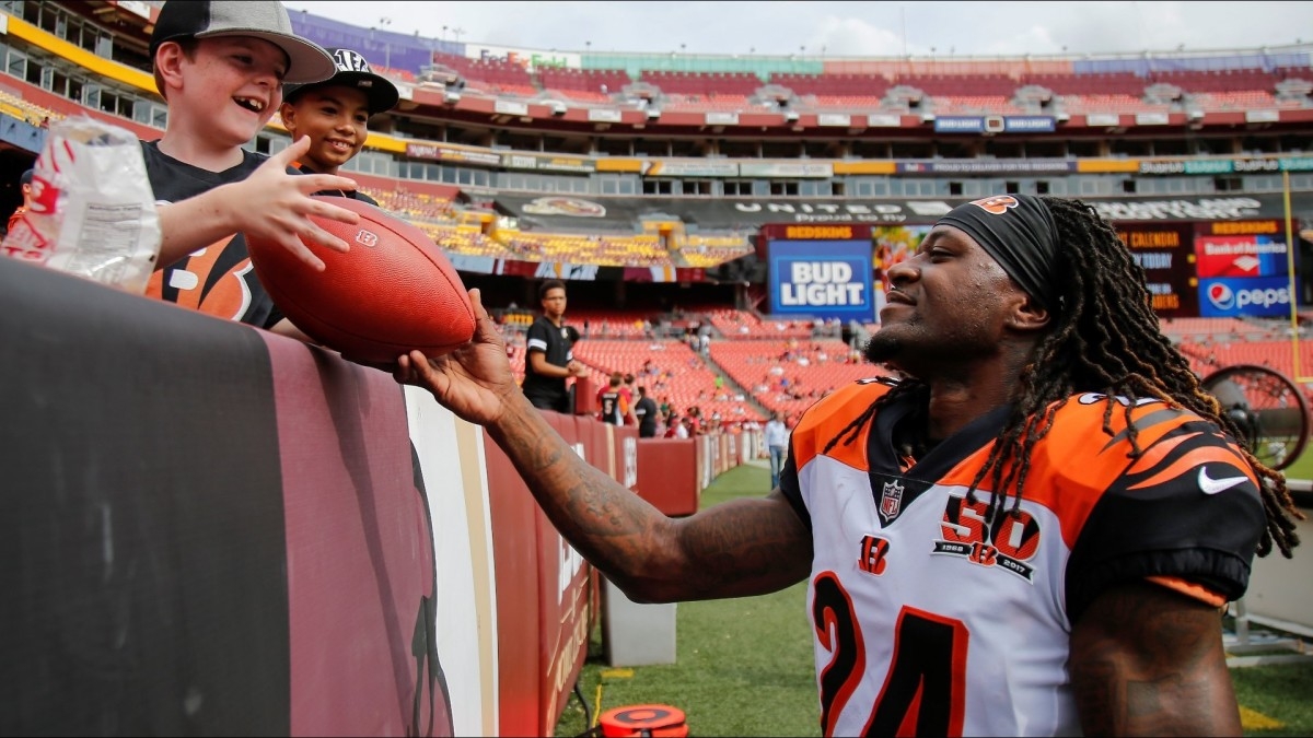 Former Dallas Cowboys Star Adam 'Pacman' Jones Pleads Not Guilty in Officer Assault Case