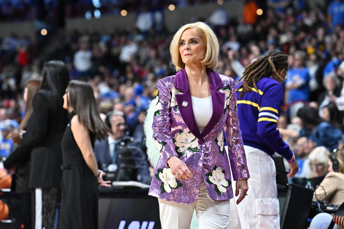 Postgame Handshake Between Kim Mulkey, UCLA Star Turns Heads