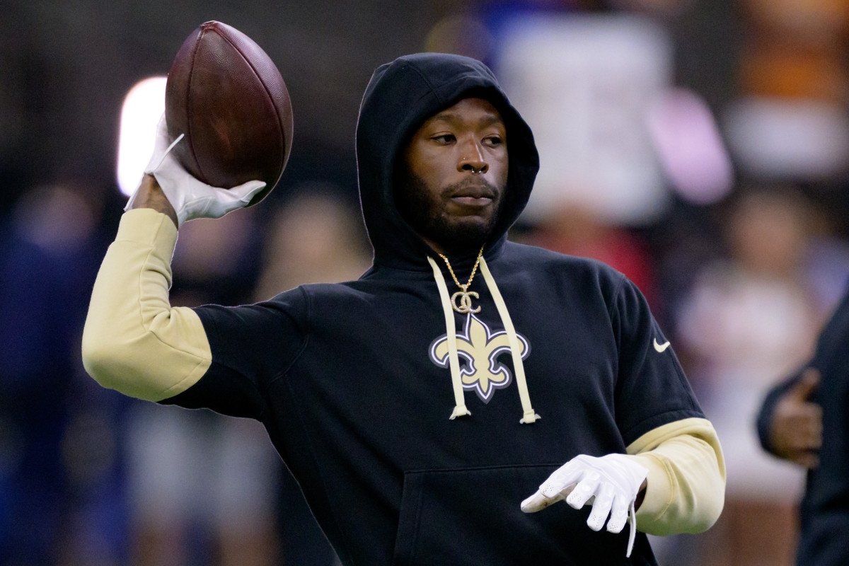 Bucs Rival Alvin Kamara Reveals Weakness in Hilarious Viral Video