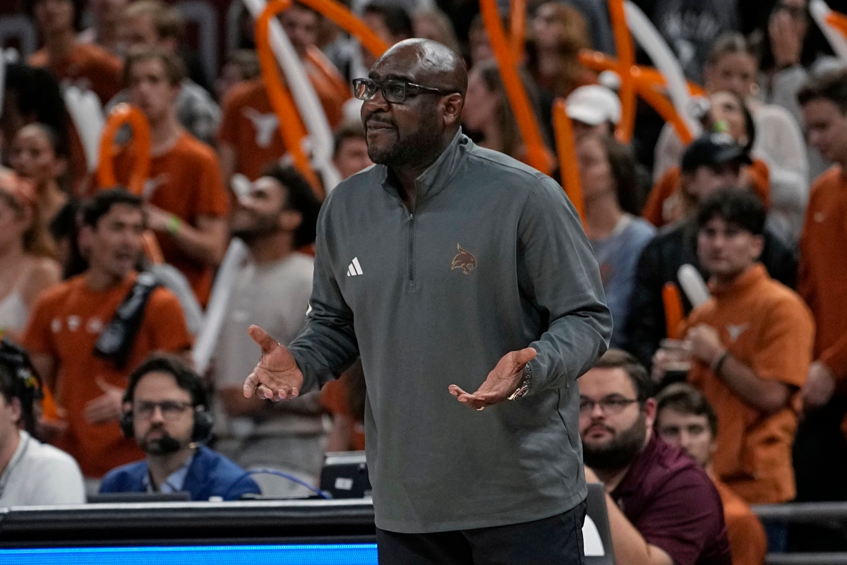 Texas State Expecting Offer From PAC-12 This Week as Conference Expansion Talks Intensify