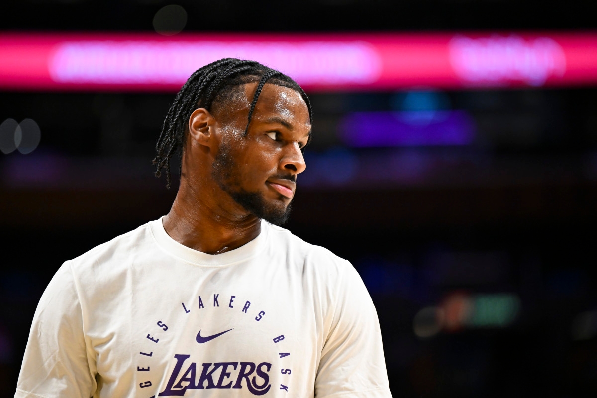 LeBron James Reacts to G League's Message for Bronny James