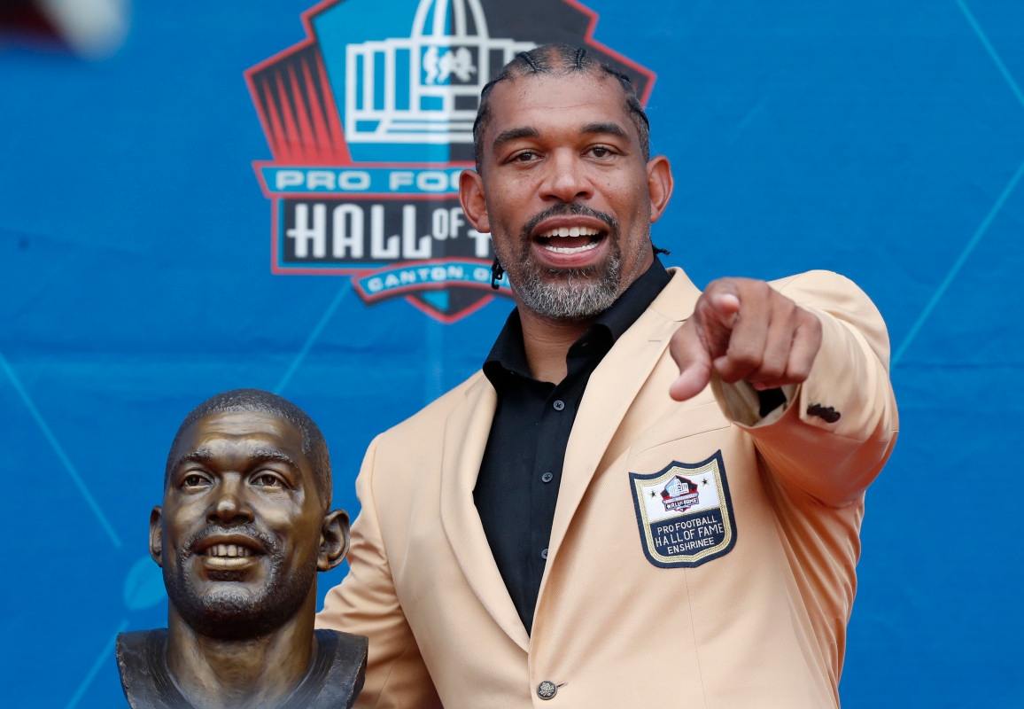 Carolina Panthers top 30 all-time greatest players: No. 1 (Julius Peppers)