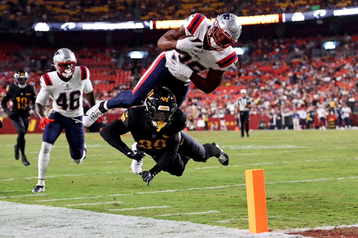 Jeremy Reaves, known for his versatility on special teams, becomes one of the NFL's highest-paid players at his position by signing with the Washington Commanders.