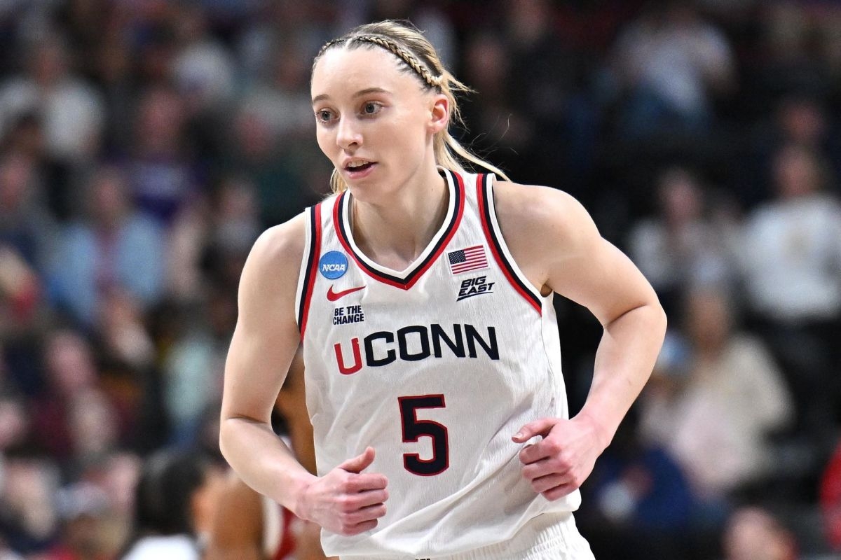 Paige Bueckers Makes UConn History in Elite Eight Win Over USC
