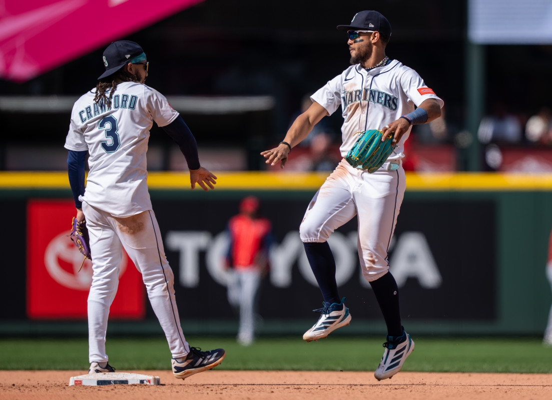 Hot Seattle Mariners Open Crucial Series at Texas Rangers