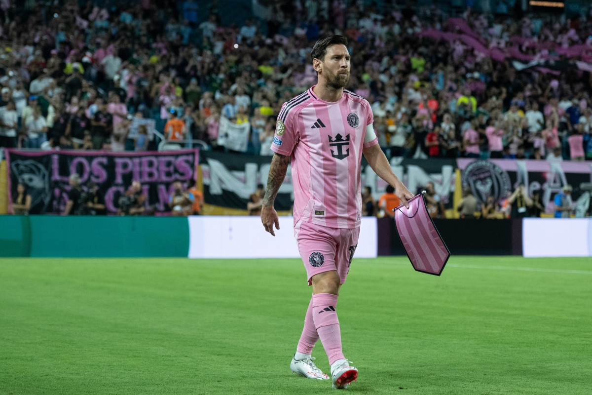 French Newspaper's Brutal 5-Word Dig at Lionel Messi Makes Things Worse