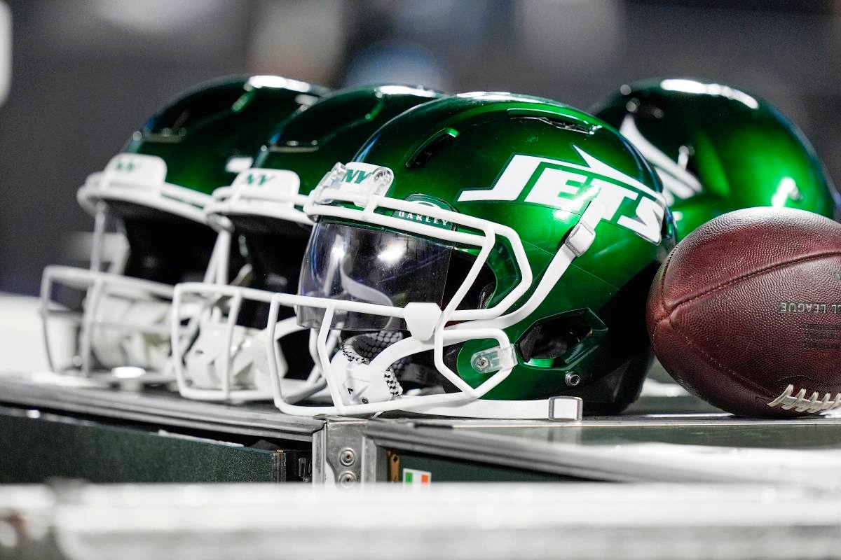 Jets Make Stunning Decision To Cut 16-Year Veteran With All-Pro Resume