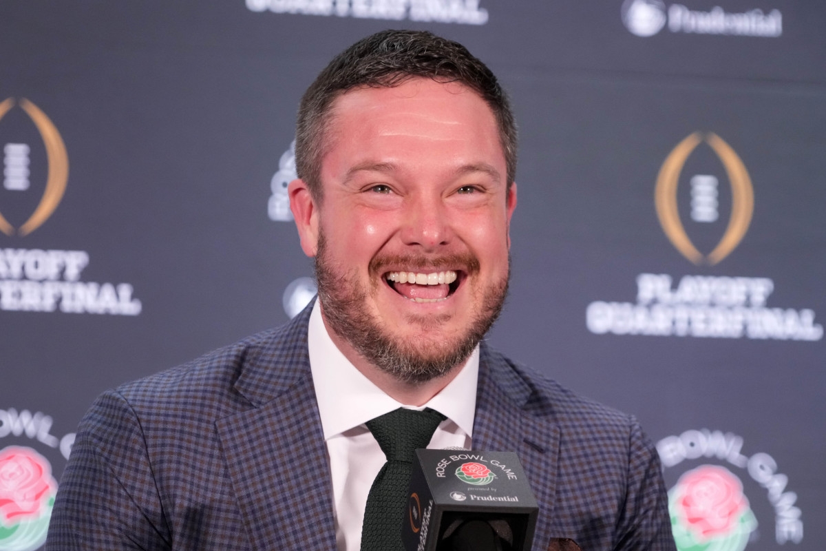 Oregon Ducks Looking to Flip Elite 11 QB From Regional Rival