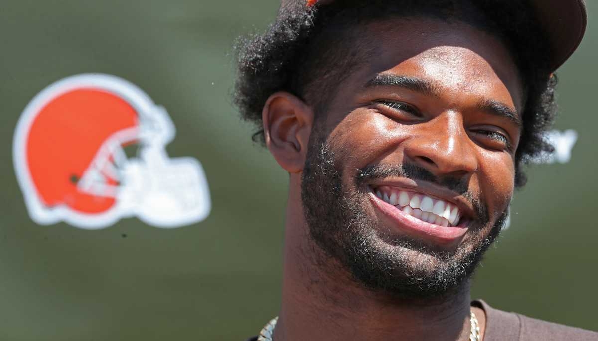 Former Pro Bowl QB drops bold take on Shedeur Sanders' NFL future