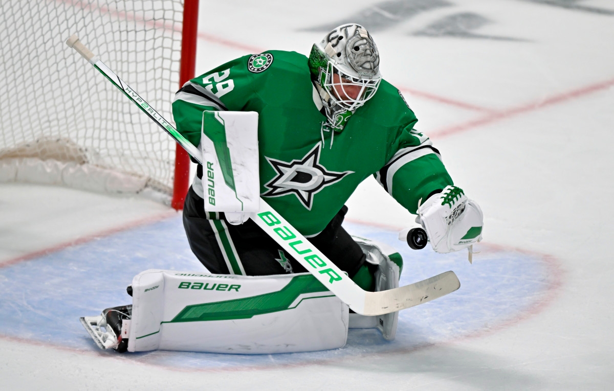Stars' Peter DeBoer Facing Backlash After Throwing Jake Oettinger Under the Bus