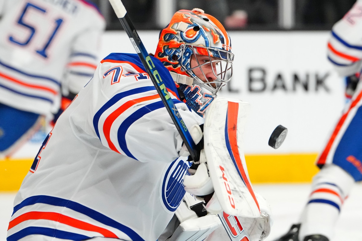 Oilers Coach's 'Unfortunate' Message About Stuart Skinner Decision