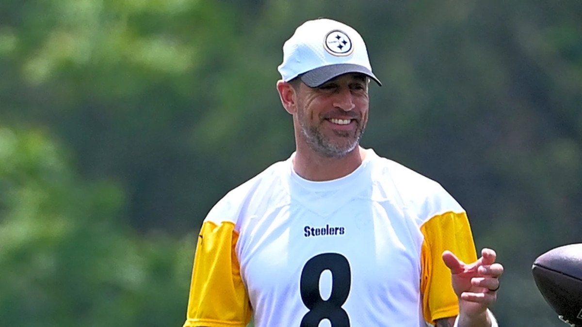 'Soulful' Aaron Rodgers Addresses Retirement Option At Steelers Minicamp