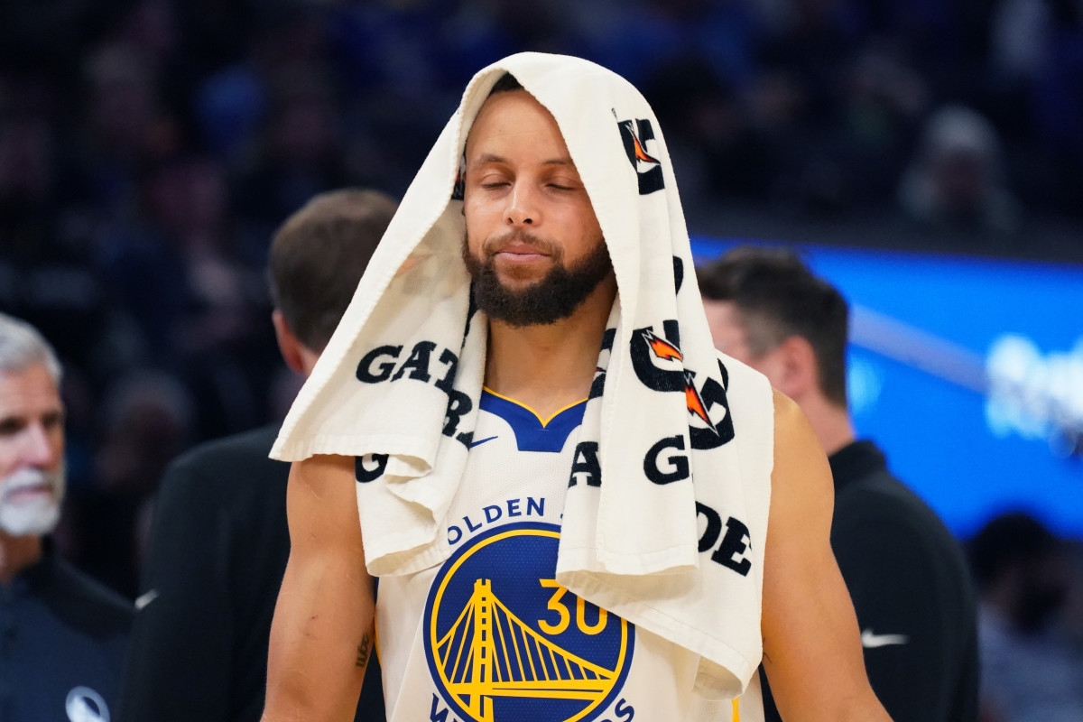 Warriors Turn Heads With Steph Curry Post on Monday