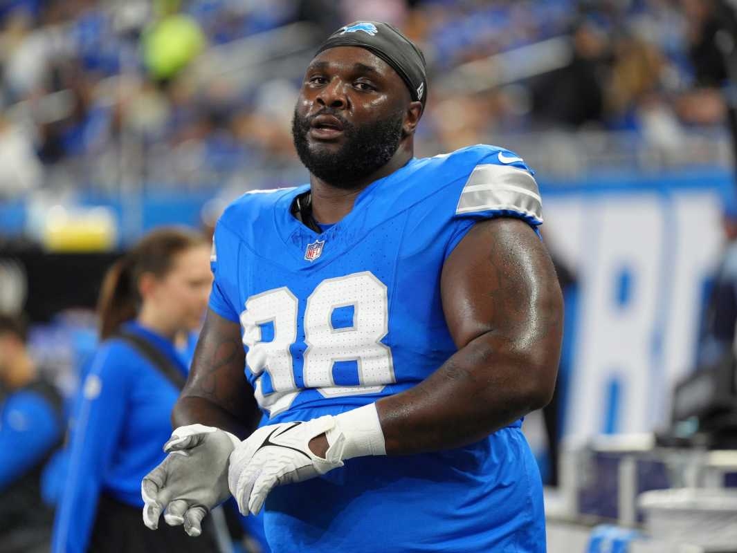 Lions' D.J. Reader Shows Support for Former Teammate Trey Hendrickson