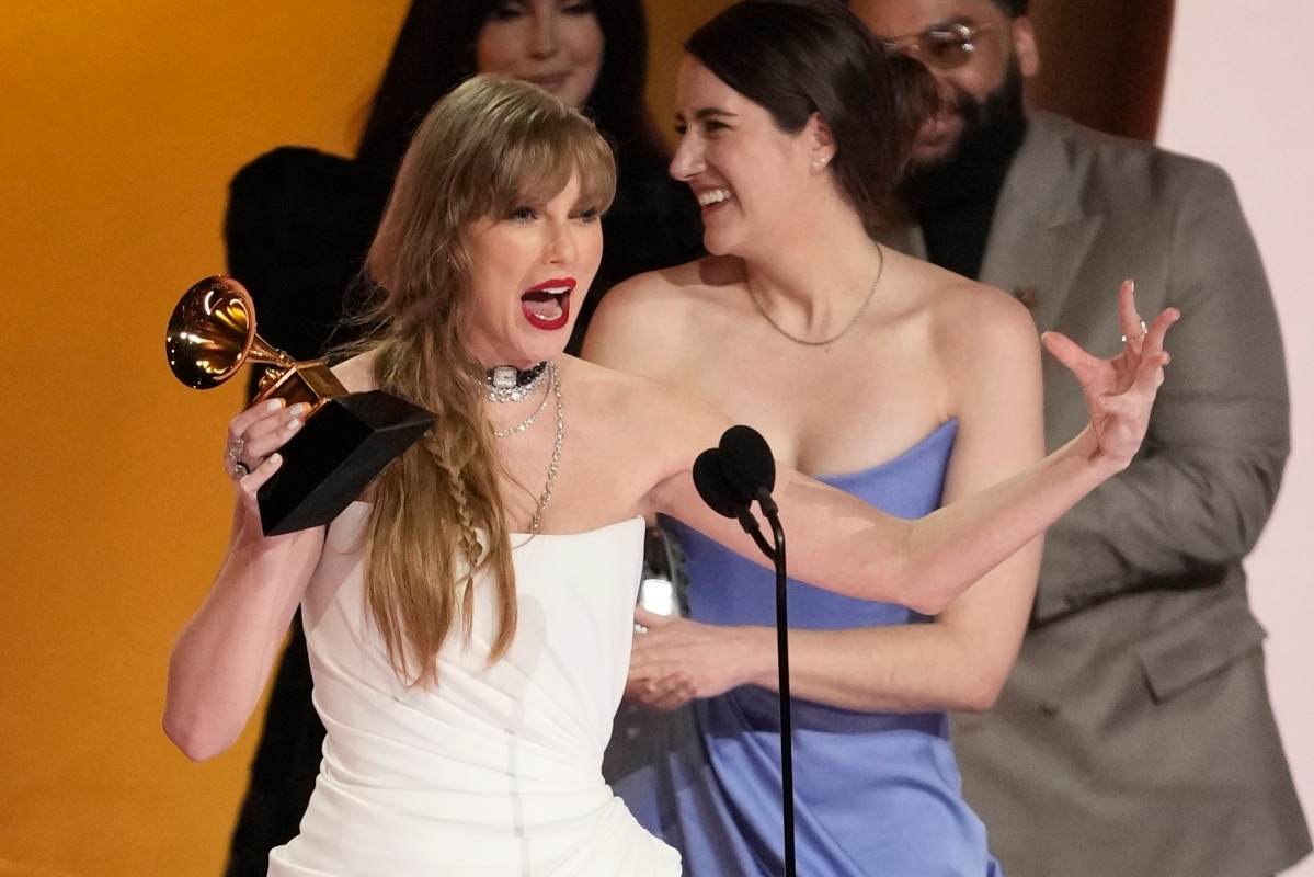 Taylor Swift's New Post Leaves Fans Convinced of Major Career Move