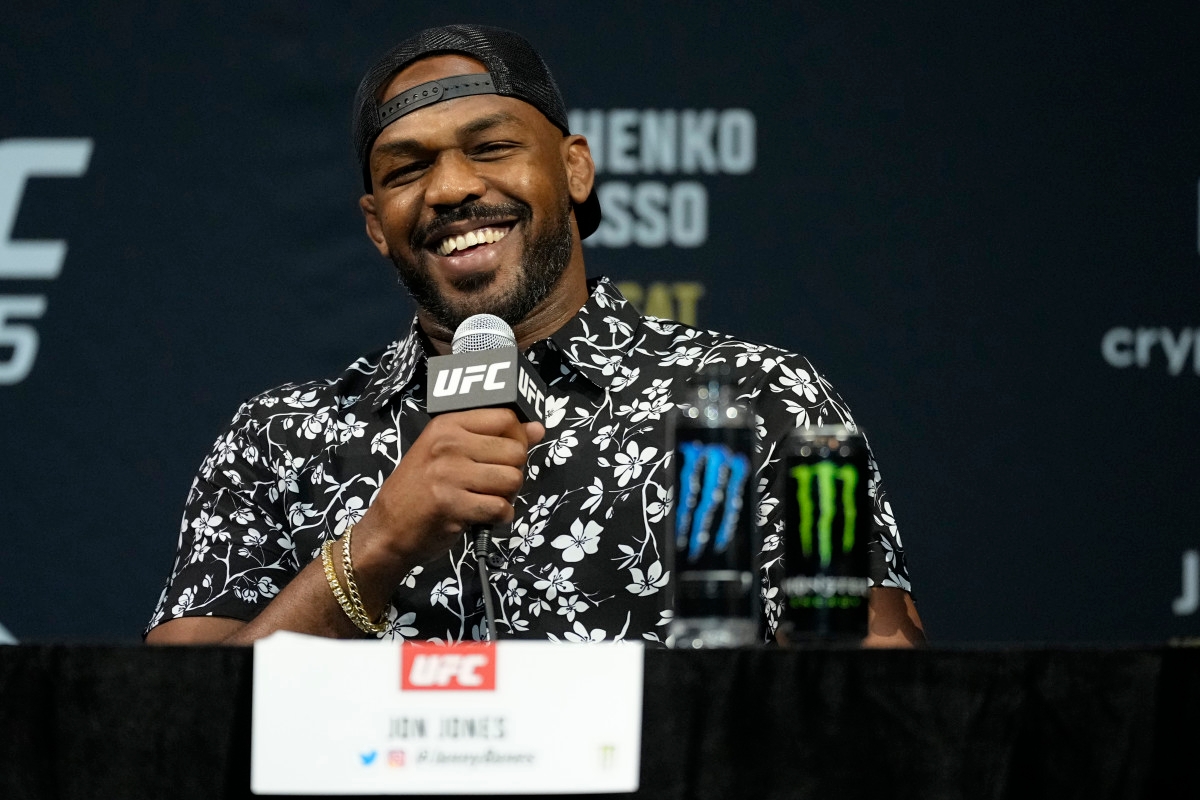 Jon Jones Offers Cryptic Update on Heavyweight Title Unification