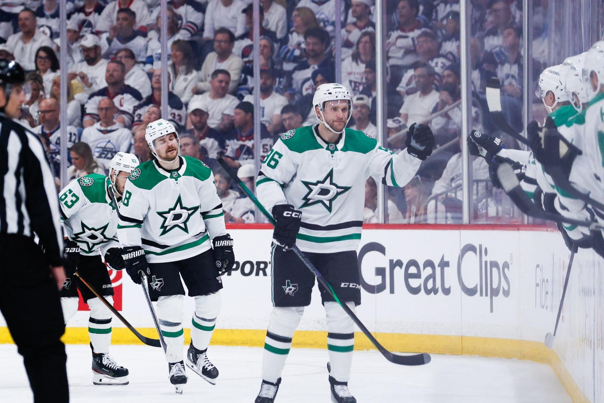 Mikko Rantanen Makes NHL History with Back-to-Back Unique Feats