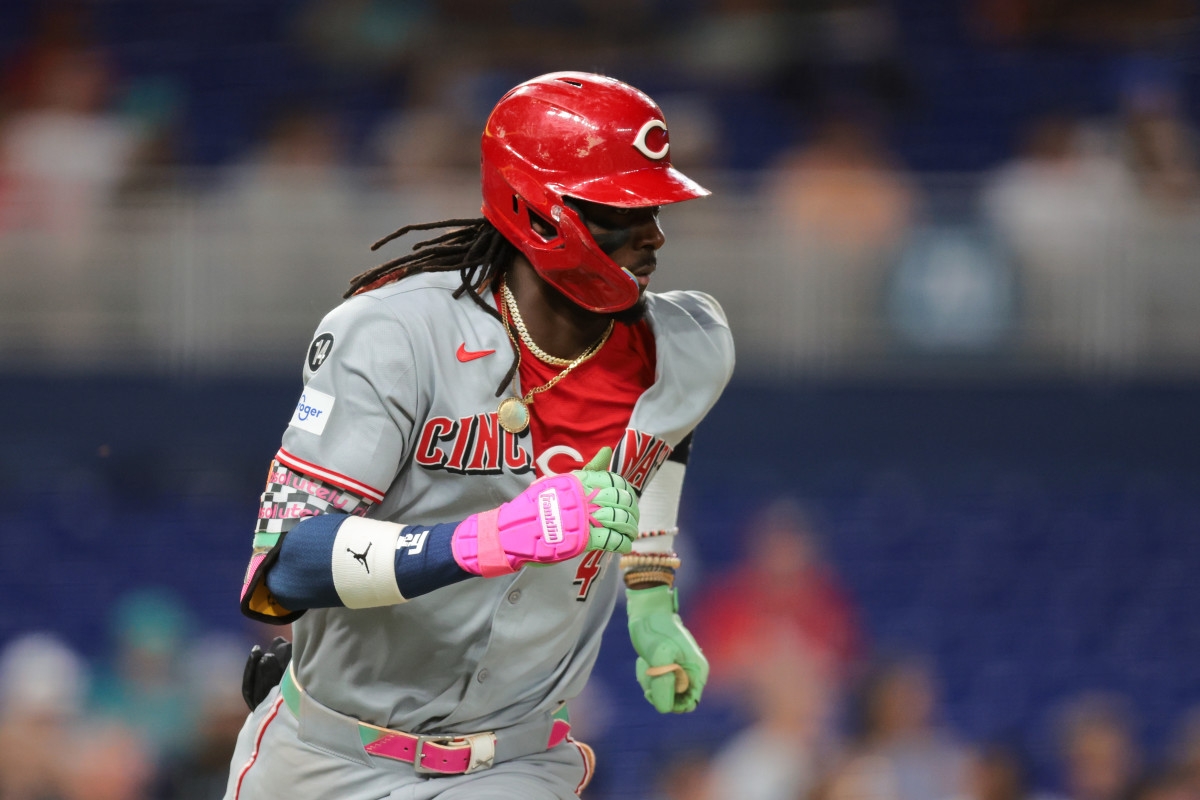 Reds Lead MLB in Hitting With Runners in Scoring Position