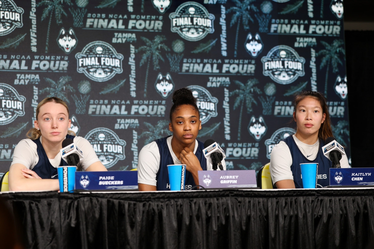 Paige Bueckers' Former Teammate Sends Message After Career Move