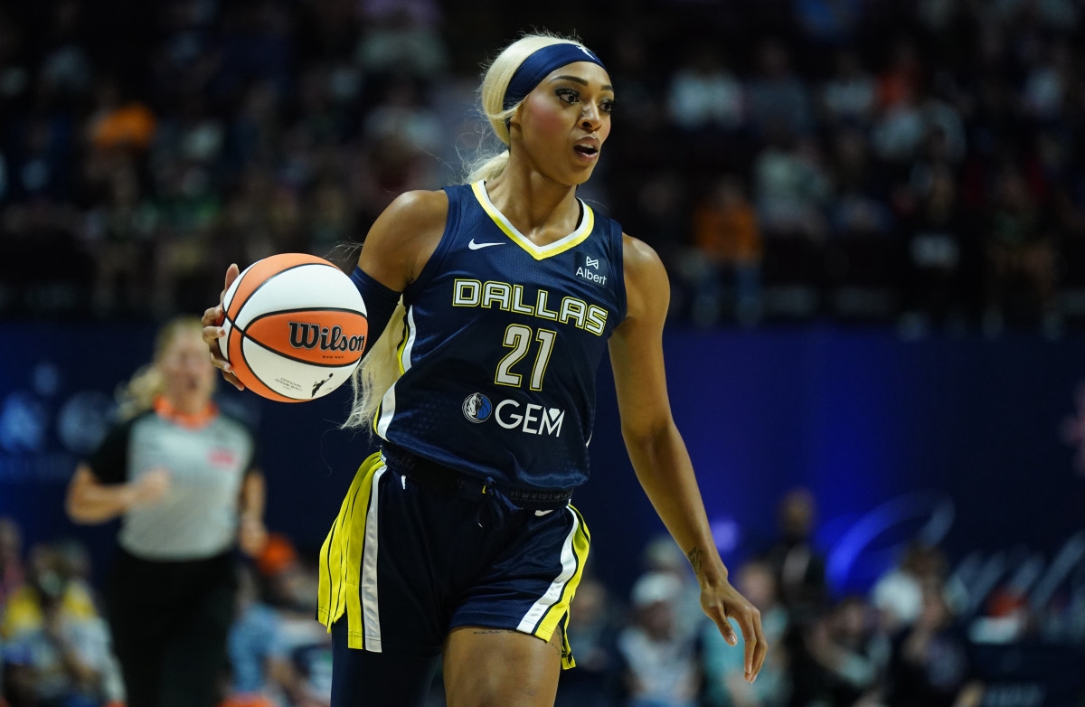 Fans Upset After DiJonai Carrington's Punishment During Chicago Sky Game