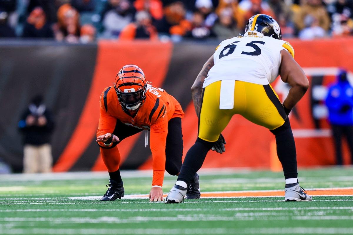 ESPN Trade Proposal Sends Trey Hendrickson to Bills