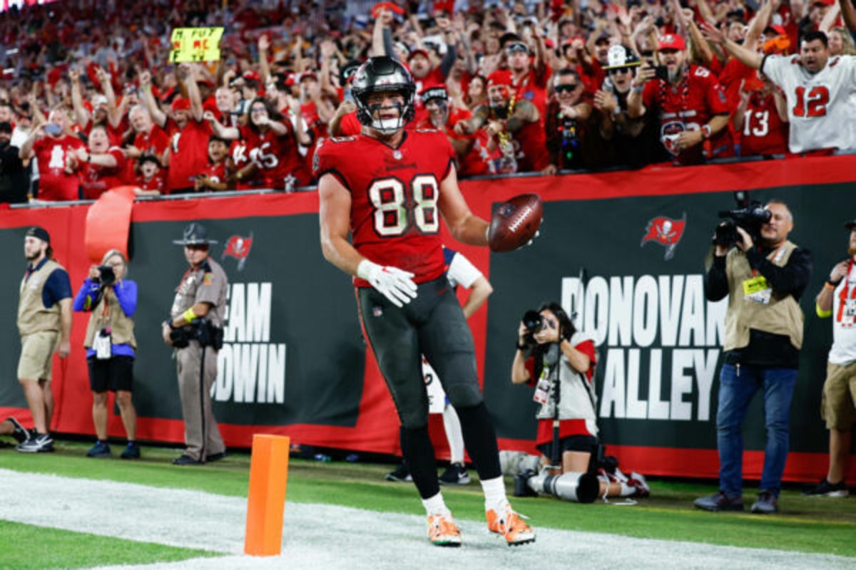 Cade Otton Turning Heads During Buccaneers' Workouts