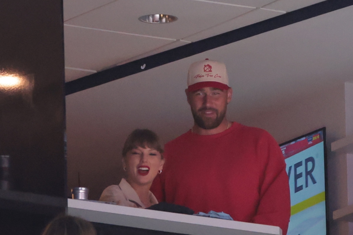 Travis Kelce Stuns in $2,000 Designer Outfit With Taylor Swift