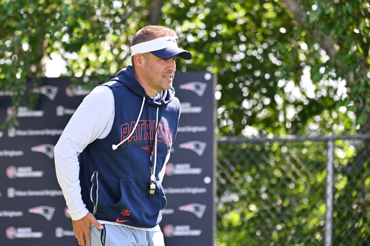 Patriots' Josh McDaniels Showers Patriots' Rookie RB With Praise