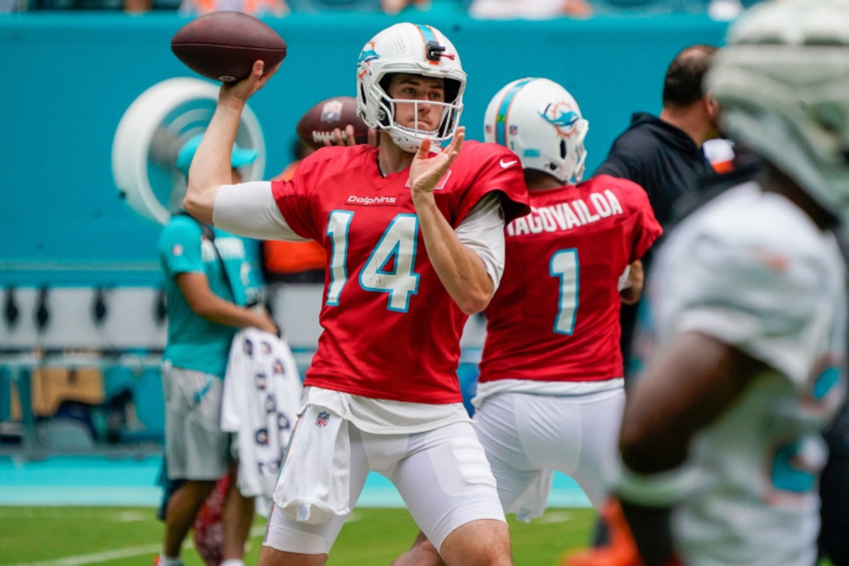 Bills QB Competition Has Pre-Camp Leader
