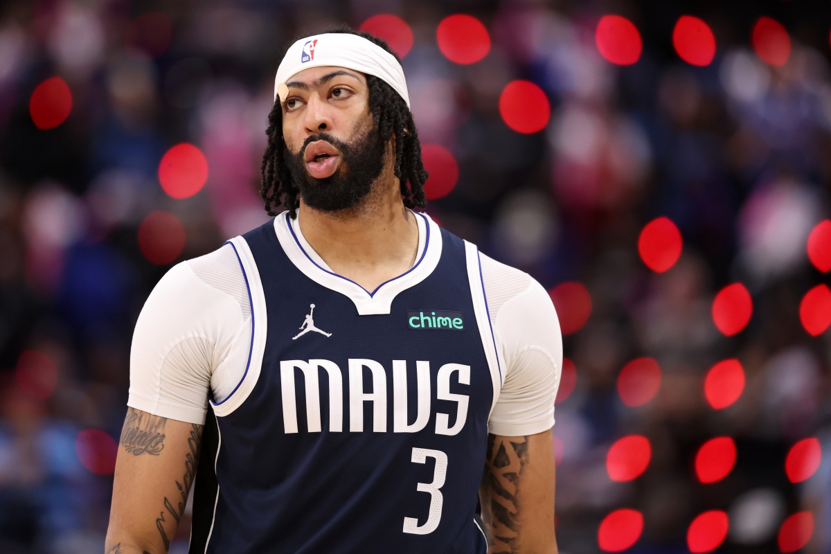 NBA Trade Idea Pairs Anthony Davis With LaMelo Ball