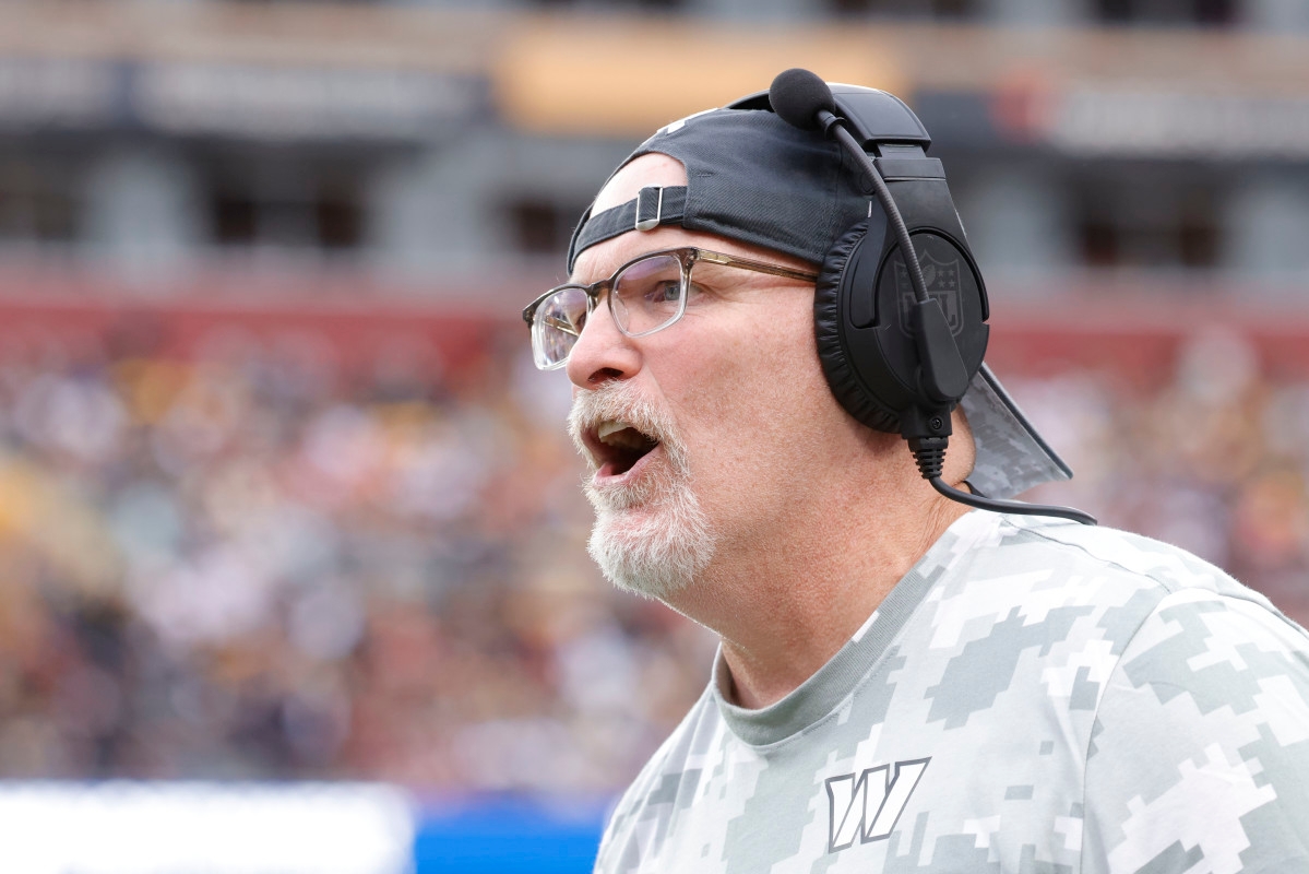 Commanders' Dan Quinn Congratulates Fellow D.C. Award Winner
