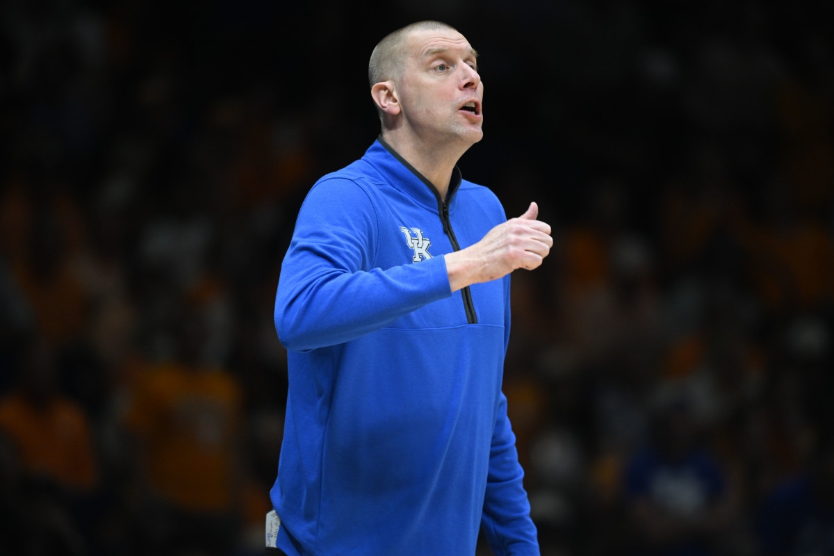 Kentucky's Mark Pope Sends Clear Message on 7-Foot-1 Transfer