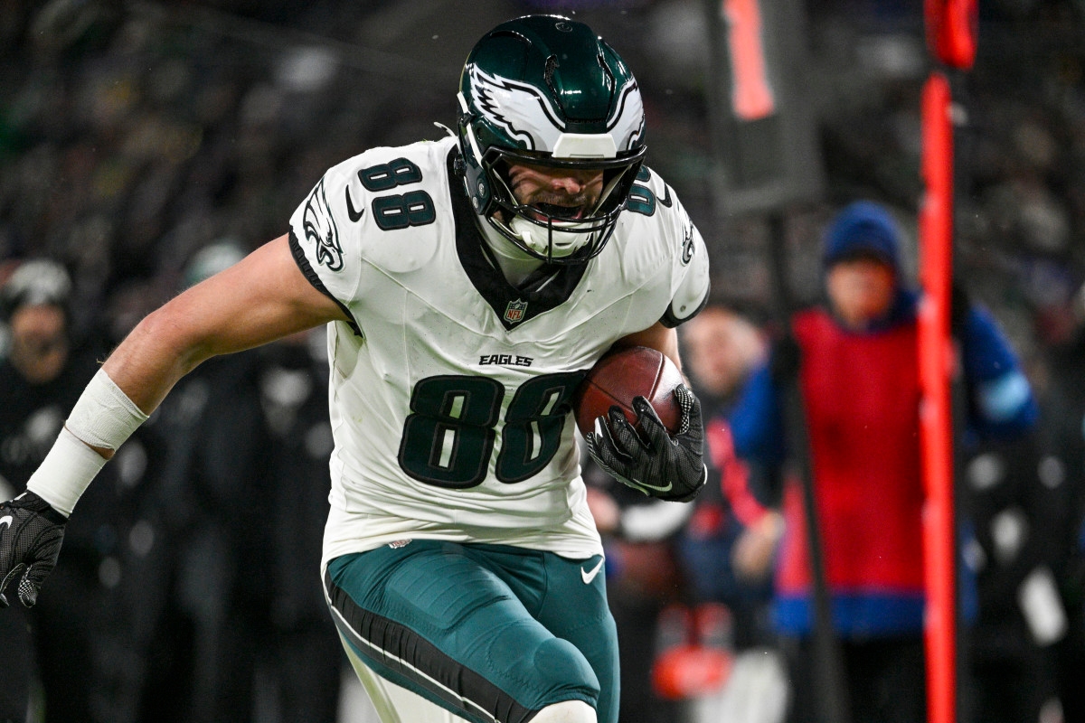 Giants 'Monitoring' Trade for Key Rival