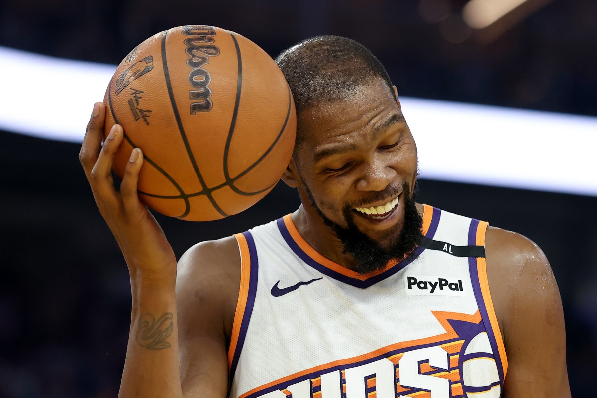 Kevin Durant's Camp is 'Eyeing' One Team Amid Suns' Trade Rumors