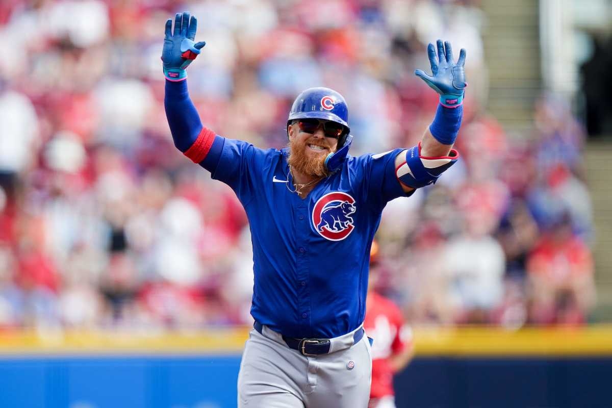 Cubs Advised to Hang Onto Slumping Veteran Justin Turner